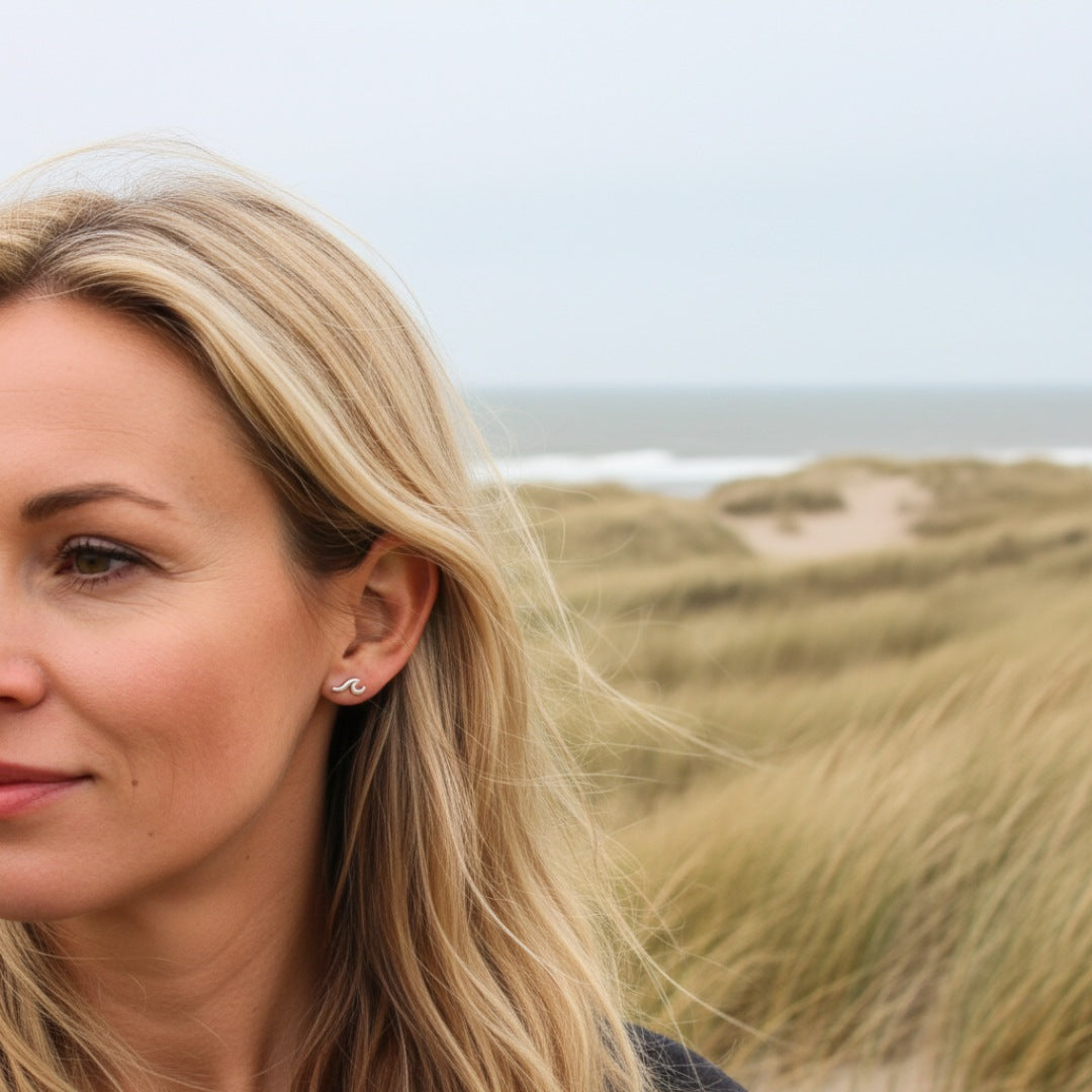 Ear Studs Wave - silver