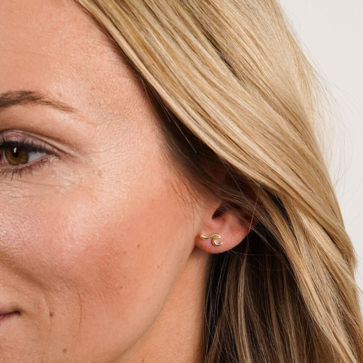 Ear Studs Wave - silver