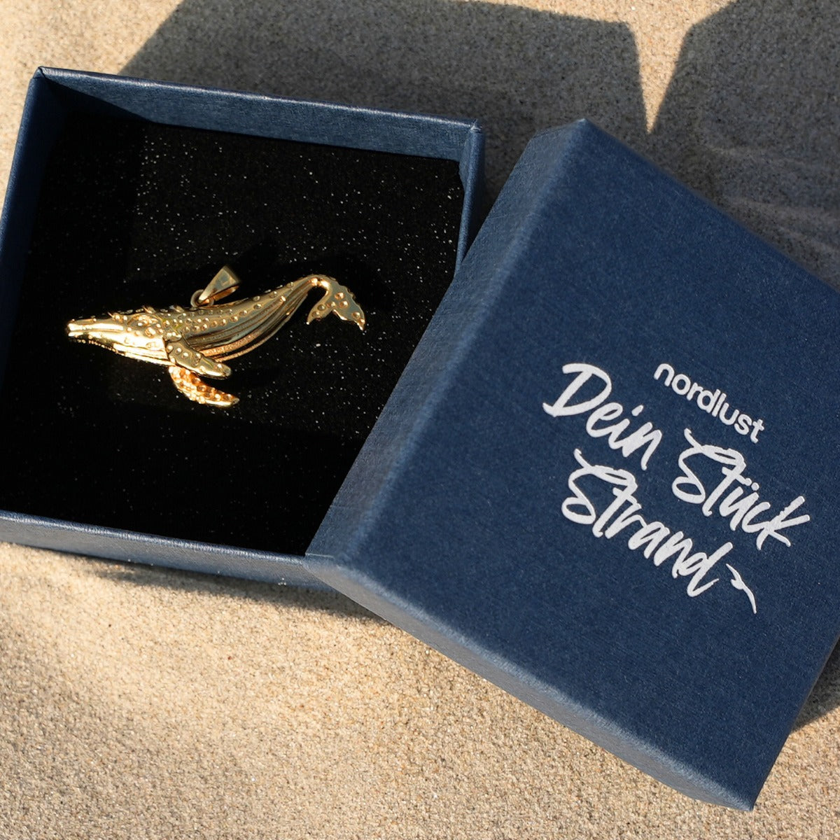 Whale - Incomparably enchanting - Gold
