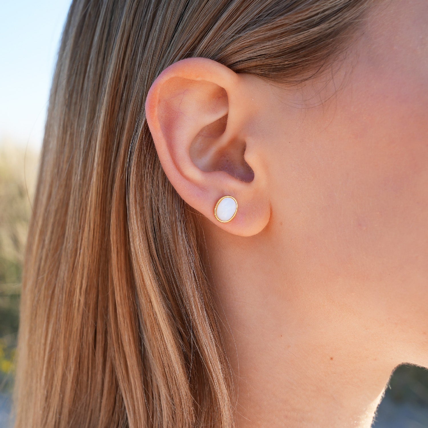 Ear Studs "Zoe" Mother-of-pearl - gold