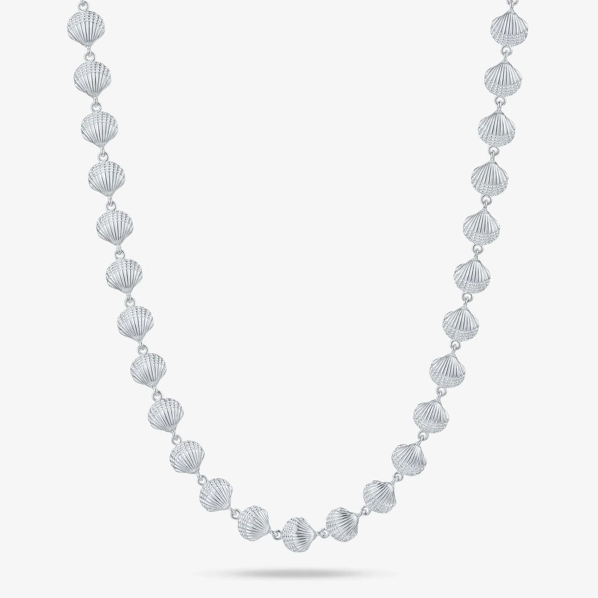 Silberkette mit Muschel-Anhängern, maritimer Schmuck, inspiriert von Küste und Meer