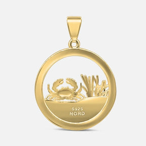 Goldener Anhänger mit Krebs-Motiv und Dünen, maritimer Schmuck, rundes Design