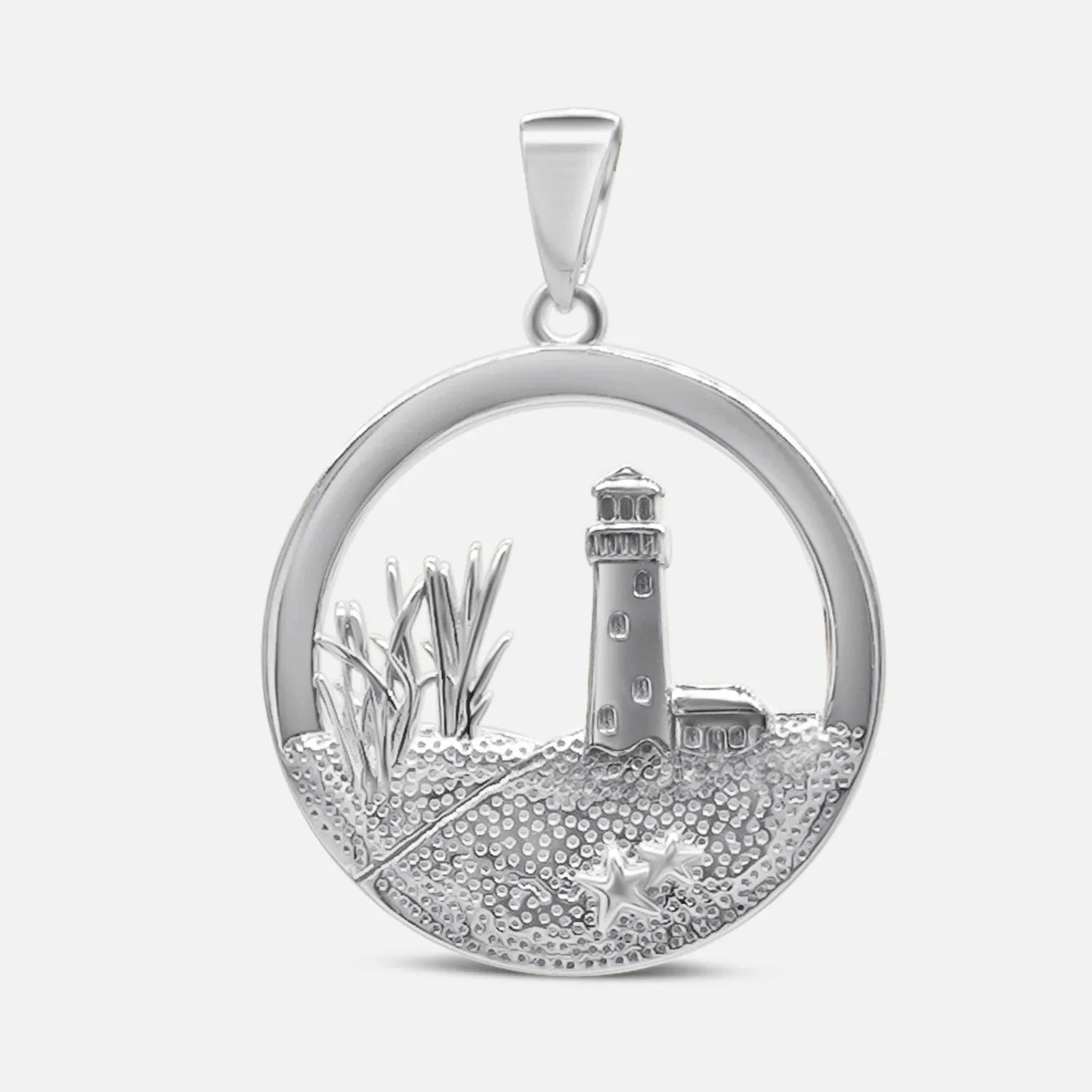 Runder Anhänger aus Silber mit Leuchtturm, Dünen, Strandgras und Seesternen, maritimes Schmuckdesign